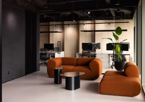 Architekci zaprojektowali biuro dla siebie. Nowa siedziba pracownia14 robi wrażenie