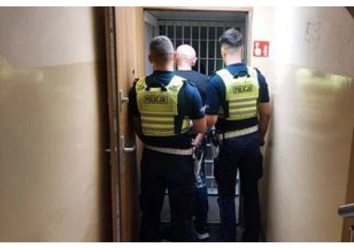 Jechał z Niemiec na wschód. Policjanci zastawili pułapkę na 70-latka