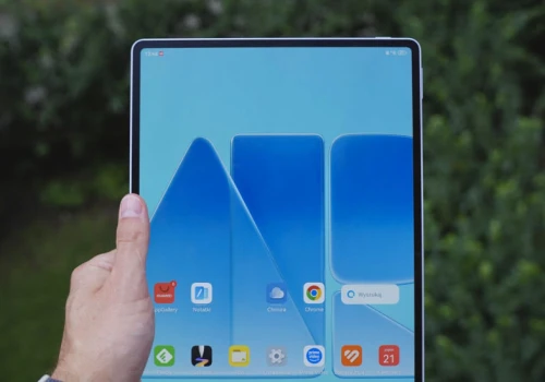 Huawei MatePad Air – ultrasmukły tablet z matowym ekranem i klawiaturą w zestawie
