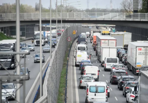 Wypadek na S8. Trzy osoby ranne. Poważne utrudnienia w ruchu