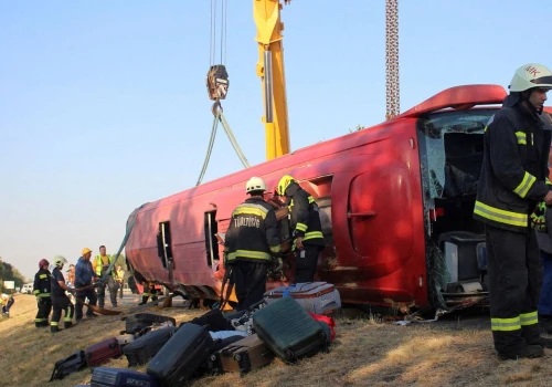 Wypadek na Węgrzech. Szef firmy o kierowcy: Dbał o autokar jak o własny