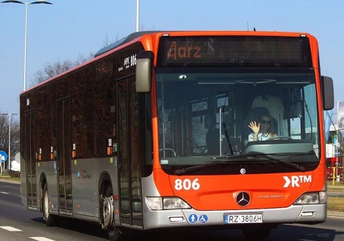 MPK Rzeszów zatrudni 5 kierowców autobusów. Praca od września