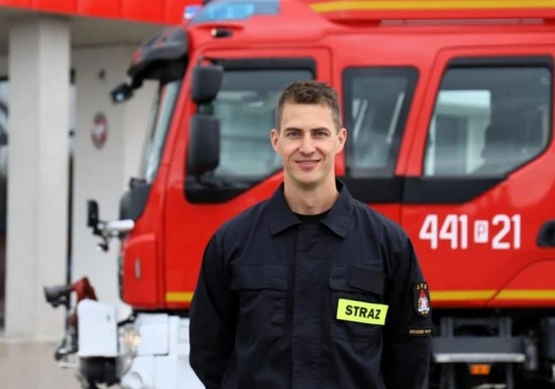 To był ludzki odruch… Strażakiem jest się także po służbie. Wracał prywatnym autem, gdy zobaczył ciężko rannego rowerzystę