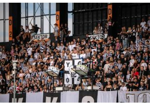 Sandecję w starciu z Górnikiem Łęczną niósł doping ponad 7 tysięcy kibiców. Stadion w Nowym Sączu przybrał biało-czarne barwy