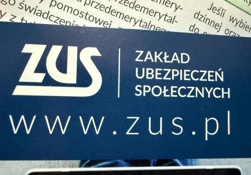 ZUS może wypłacać dwa dodatki naraz. To nawet 866,68 zł miesięcznie więcej