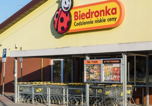 Biedronka idzie na całość. 
