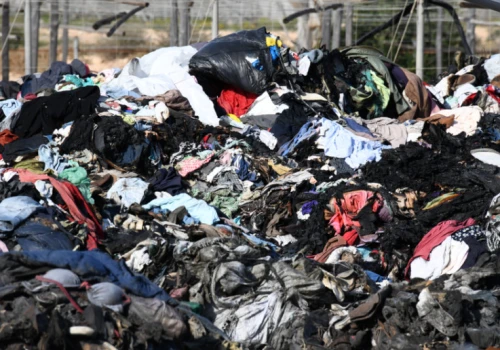 60 tys. ton ubrań na środku pustyni. Gigantyczne wysypisko widać z kosmosu