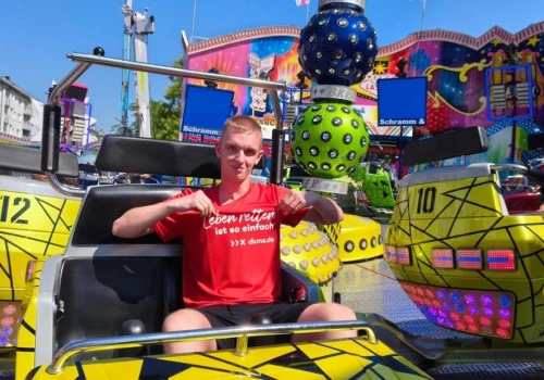 15 godzin na wirującej karuzeli. Youtuber z Nysy pobił ekstremalny rekord świata