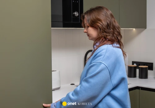 Włóż gazetę do lodówki i zostaw na noc. Tak rozwiążesz popularny problem