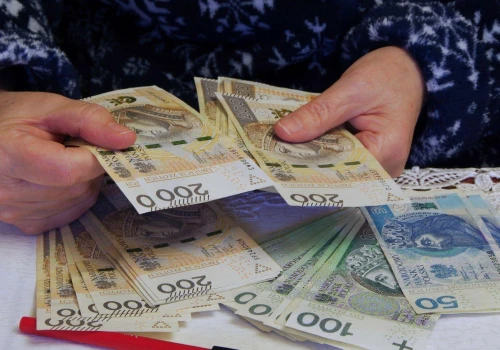 Nawet 1978 zł dodatkowo dla seniorów. ZUS rusza z wypłatami we wrześniu