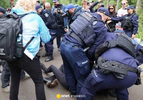 Awantura podczas protestu na drodze do Morskiego Oka. Interweniowała policja