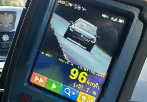 96 km/h tam, gdzie można było jechać 40. Stracił prawo jazdy