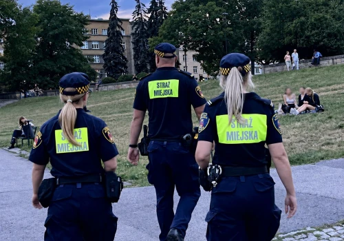 Bulwary Wiślane: użyli gazu pieprzowego i uciekali przed strażnikami