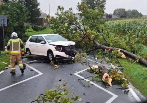 Tysiące interwencji strażaków. Pogodowy armagedon nad Polską