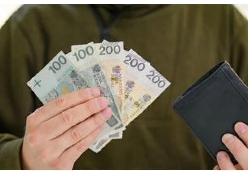 Te roczniki żyją od wypłaty do wypłaty. Wskazano dwa pokolenia
