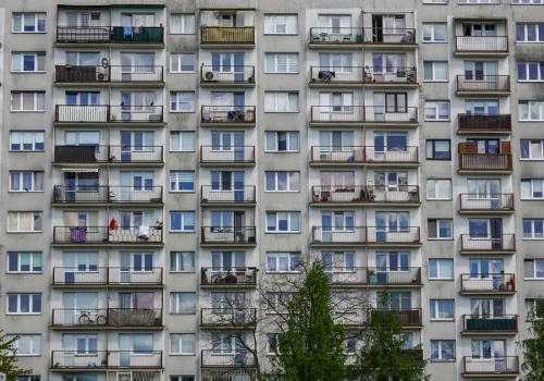 Będą nowe przepisy w sprawie balkonów. Rząd chce zrobić porządek we wspólnotach