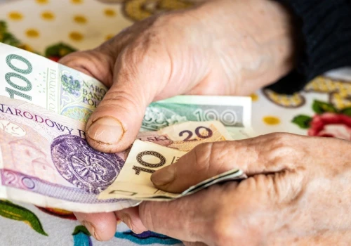 Świadczenia dla seniorów niezdolnych do samodzielnej egzystencji
