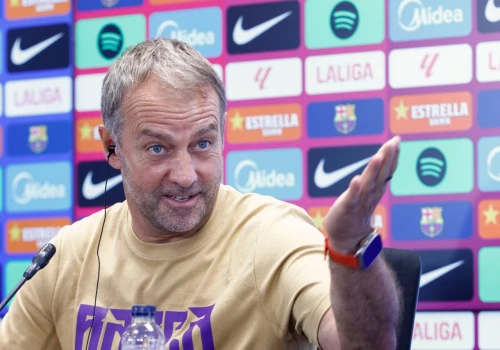 Koniec problemów Flicka. Deco dotrzymał słowa, Barca zagra w komplecie