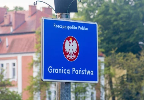 Polska wprowadza obowiązek wizowy i obostrzenia dla trzech krajów. Pracodawcy ostrzegają przed paraliżem w Warszawie