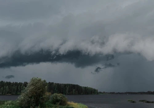 Prognoza IMGW na weekend: deszcz, burze i wiatr. Kiedy poprawa pogody?