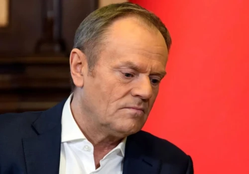 Po nowym sondażu Tusk musi usiąść z koalicjantami. 46,65 proc. to jest temat
