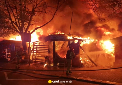 Pożar targowiska w Katowicach. Policja zatrzymała 23-latka