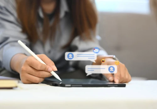 Jak skontaktować się z administracją Facebooka? Formularze