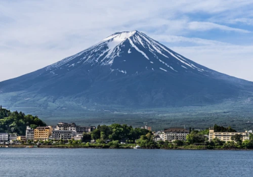 Ojciec zostawił 7-letniego syna na górze Fuji. Miał tylko przekąski i napój