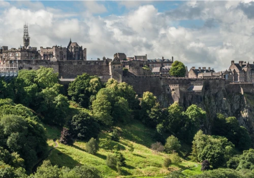 City break w Edynburgu za 526 PLN 🏰🥃 Loty z weekendem i noclegi blisko zamku