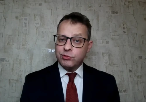 TAK to sobie wymyślił?! Romanowski może mieć sprytny plan, ekspert wyjaśnia. „Może wykorzystać lukę”