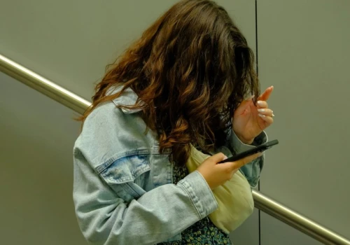 5 niewinnych zachowań dzieci, które mogą być wołaniem o pomoc. Rodzice je ignorują