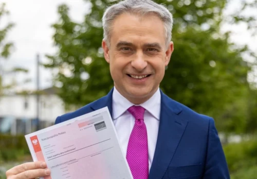 Minister cyfryzacji ogłosił przełom. „Koniec wpisywania kobiet jako «mężczyzn»”