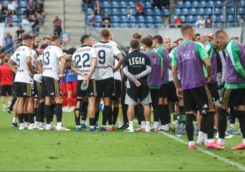 Sędzia się przeżegnał, zawodnicy zeszli z boiska. Dramat na meczu Legii