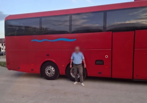 Zamiast celi na Węgrzech: areszt domowy. Bliscy kierowcy zbierają środki po katastrofie autokaru