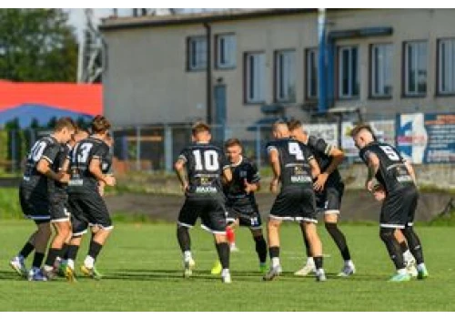 Remis Czarnych Jasło w Sanoku. Emocjonujące derby z dramatyczną końcówką. Team Szymona Cetnarowskiego bliski zwycięstwa, ale też i porażki