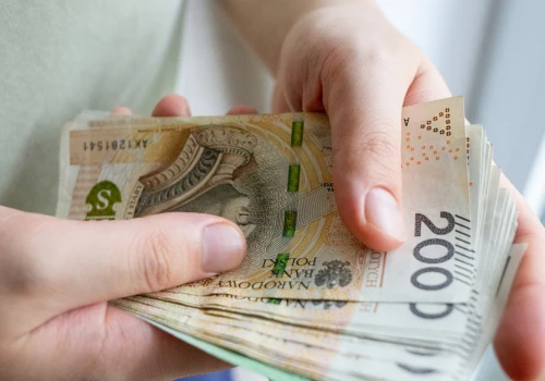 Czy krótkie małżeństwo daje prawo do renty rodzinnej? Przepisy jasno określają zasady