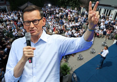 Politycy zabrali kampanię na wakacje. Jedni ruszyli w kurorty, inni czekają na jesień