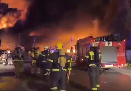Morze ognia w Petersburgu. Płonie już 82 tys. metrów kwadratowych