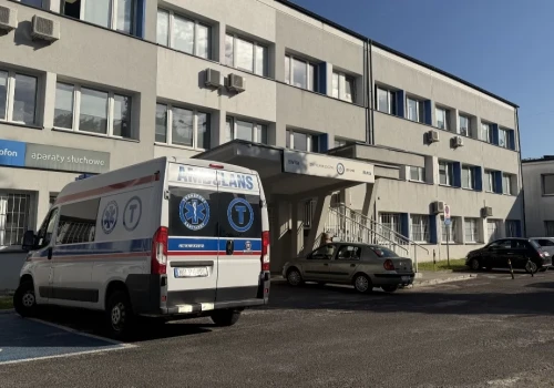 Do przychodni trudno się dodzwonić. Pacjenci od 5 rano stoją w kolejce