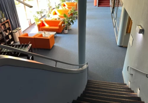 Hotel we Wrocławiu jak z filmu Lyncha. Tak mieli żyć młodzi ludzie z nowoczesnych miast