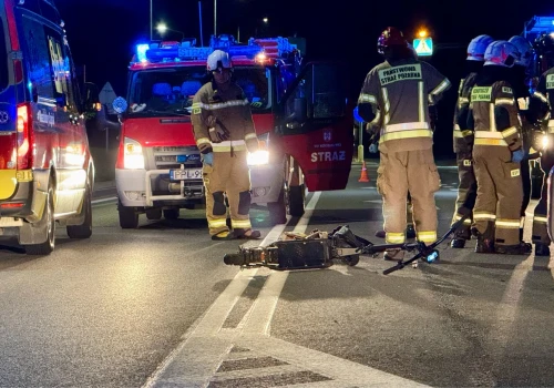 Poważny wypadek na DK12! Nastolatek na elektrycznej hulajnodze potrącony przez samochód