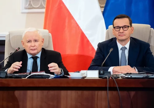 Kaczyński i Morawiecki jednak połączą siły, aby przejąć władzę? Polacy nie mają wątpliwości