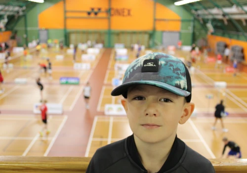 Ma 10 lat i już startuje w mistrzostwach Czech. Kamil Smelík łączy badminton, muzykę i szkołę