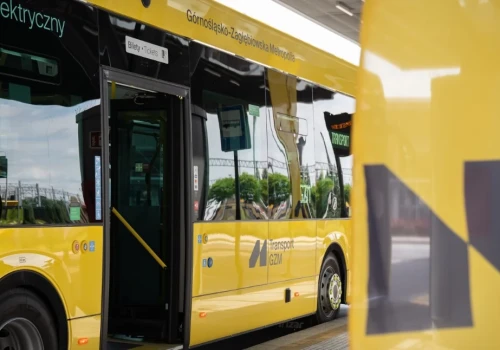 Kolejne autobusy elektryczne wyjadą na ulice metropolii