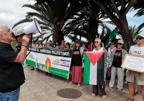 Protest w Puerto de la Cruz przeciwko udziałowi Izraela w mistrzostwach świata w piłce wodnej