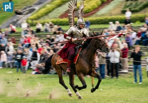 Szczęk szabli i tętent końskich kopyt w Łomży. Za nami II Ogólnopolski Turniej Husarski 