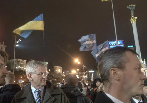 Carl Bildt: W Ukrainie może dojść do zawieszenia broni, ale nie do pokoju