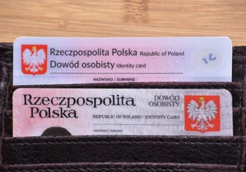 Wymienisz dowód osobisty, albo stracisz dostęp do konta. Dotyczy dokumentów z 2016 roku