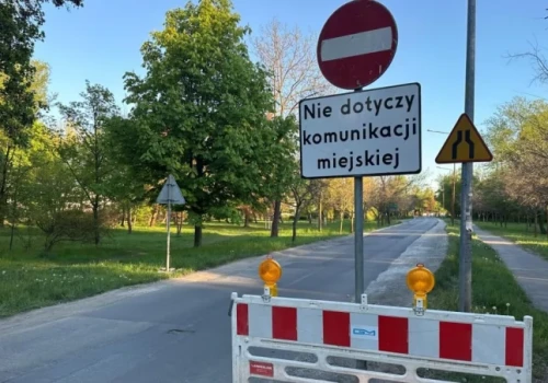Miały być tymczasowe, zostaną na stałe? Spór o jednokierunkowe ulice na Brochowie