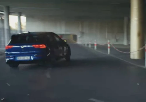 Auto do szaleństw. Tak Volskwagen reklamował Golfa, którym kierowca zabił pieszych w Krakowie